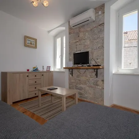 아파트 Kira, One Bedroom In Old Town