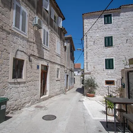 Apartmán Kira, One Bedroom In Old Town *