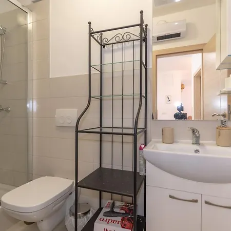Kira, One Bedroom In Old Town Apartmán Split