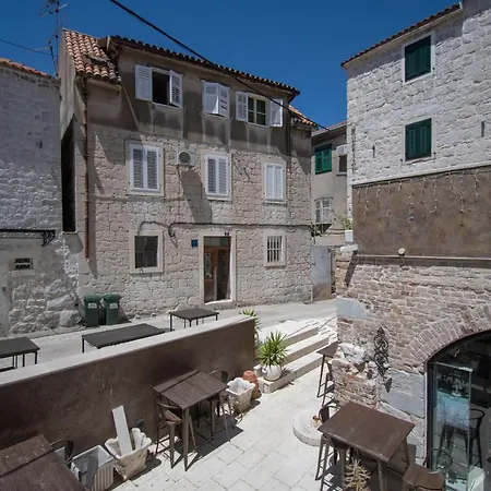 Kira, One Bedroom In Old Town 斯普利特